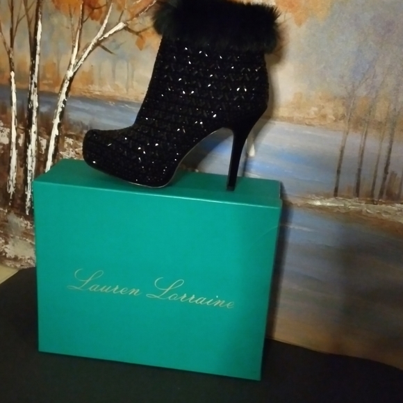 LAUREN LORRAINE - Picture 6 of 7